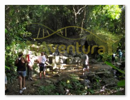 Travessia de riacho no Morro dos Caboclos